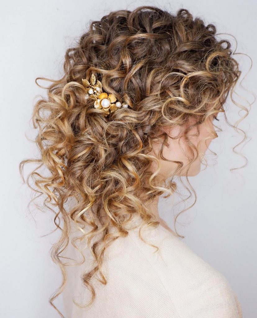 prom hairstyles for curly hair